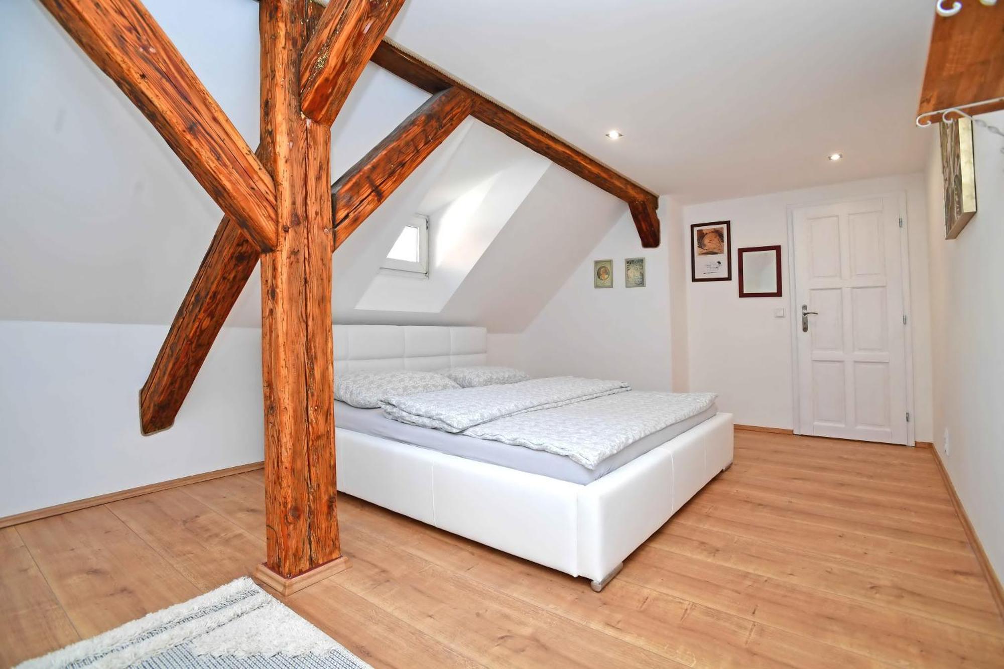 Apartment Romantic Under The Castle