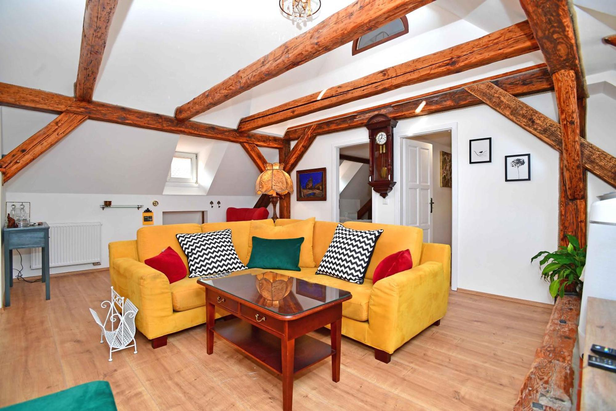 Romantic Under The Castle Apartment *