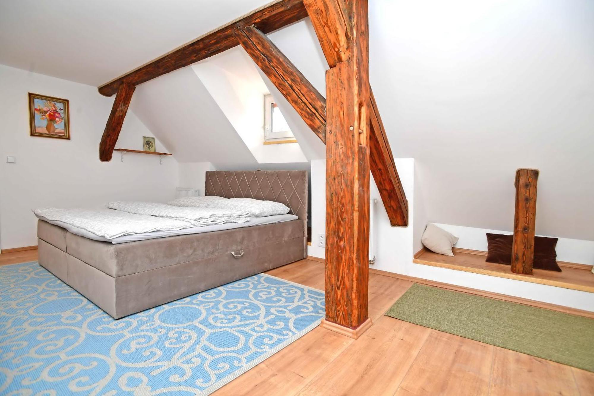 Romantic Under The Castle Apartment *